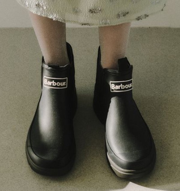 emmi(エミ)のニュース | 【emmi×Barbour】サイドゴアレインブーツ