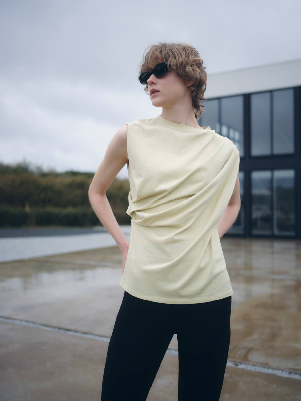 【emmi×PlaX（TM）】タックデザイントップス着用コーデ画像